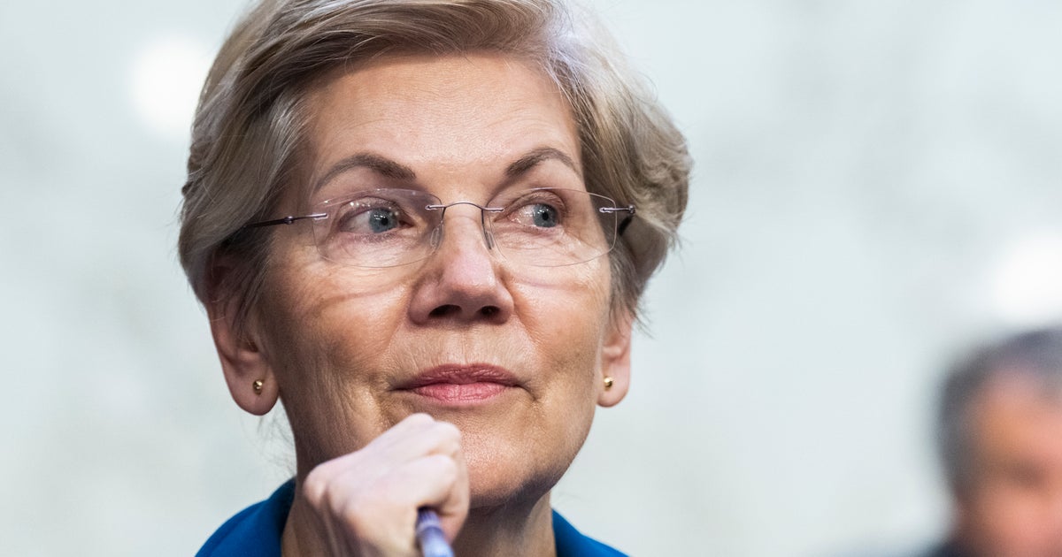 NextImg:Elizabeth Warren And Bernie Sanders Hammer Kroger Over Wage Theft Allegations