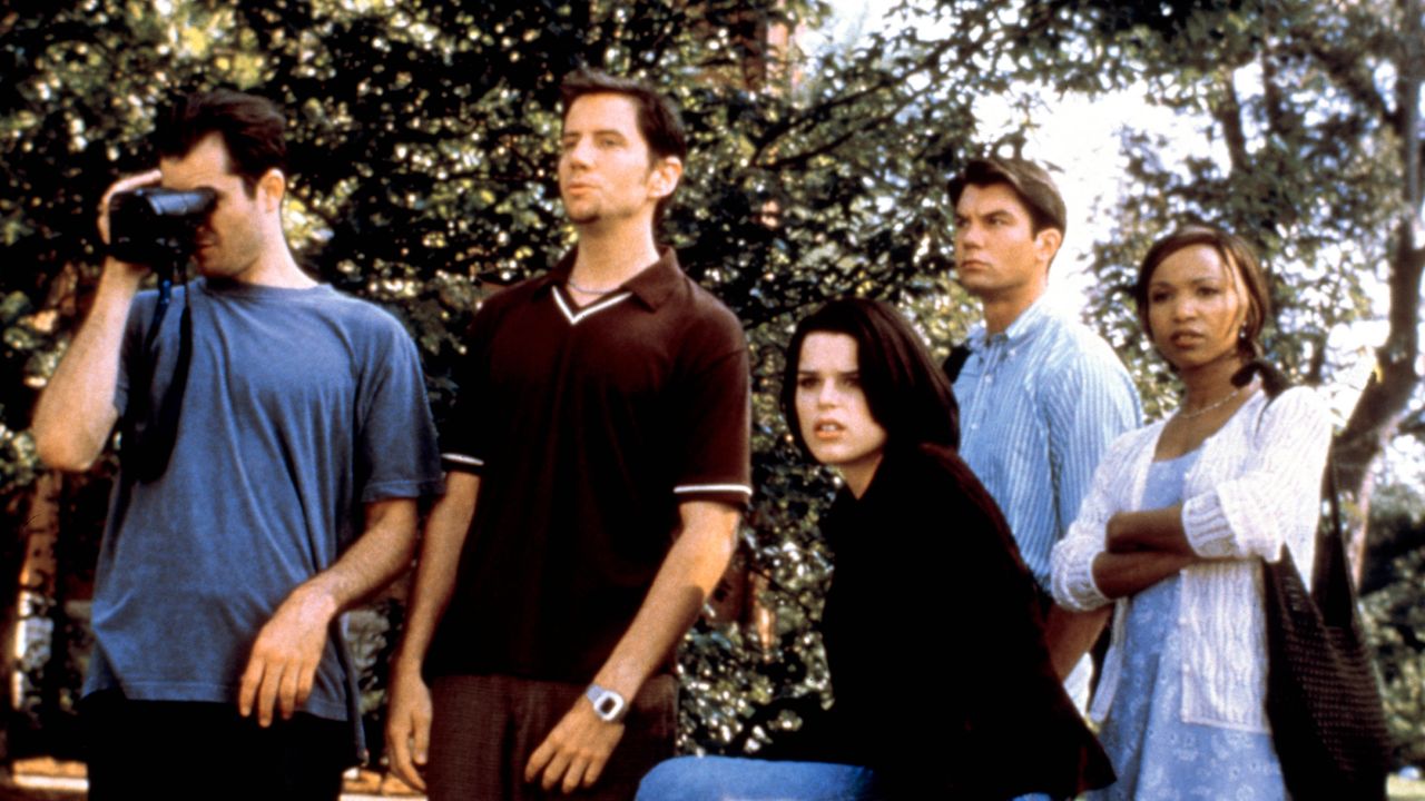 Timothy Olyphant (left), Jamie Kennedy, Neve Campbell, Jerry O'Connell and Elise Neal in "Scream 2."