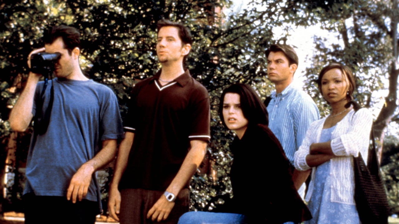 Timothy Olyphant (left), Jamie Kennedy, Neve Campbell, Jerry O'Connell and Elise Neal in "Scream 2."