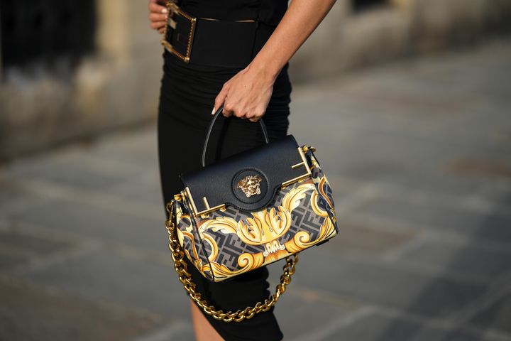 Tσάντα συνεργασία Fendi-Versace.