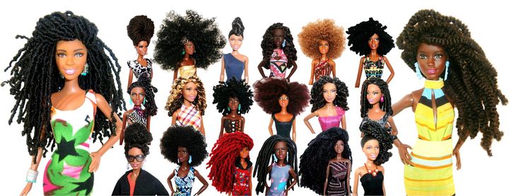 Verschiedene neu gestaltete Barbie-Puppen, die von Karen Byrd für ihre Spielzeugfirma Natural Girls United entworfen wurden.