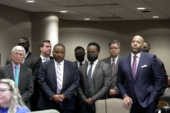 Πέντε πρώην αστυνομικοί του Μέμφις που έχουν κατηγορηθεί για τον θανάσιμο ξυλοδαρμό του Τάιρ Νίκολς εμφανίζονται κατά τη διάρκεια μιας ακρόασης στο δικαστήριο της κομητείας Σέλμπι στο Μέμφις, Τενεσί, ΗΠΑ, 17 Φεβρουαρίου 2023.