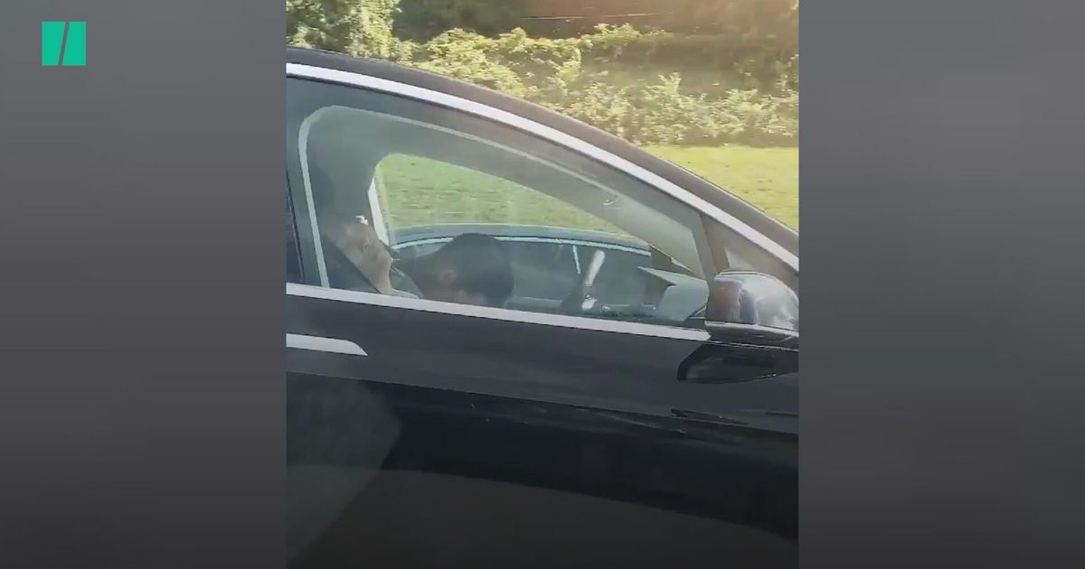 Video Shows Tesla Driver Snoozing On Highway Huffpost Videos 7516