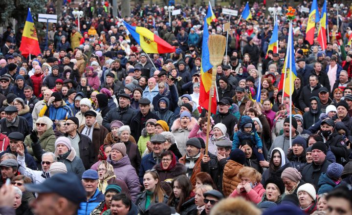 Χιλιάδες πολίτες έφτασαν με πούλμαν στο Κισινάου, με τα έξοδα πληρωμένα από το φιλορωσικό κόμμα της αντιπολίτευσης