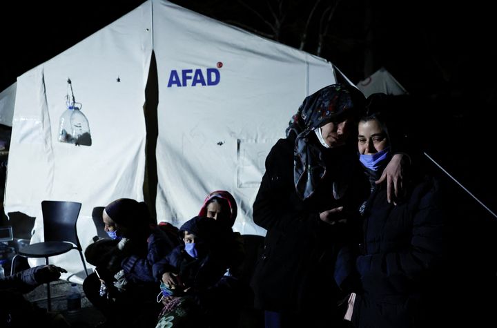Οι άνθρωποι αντιδρούν μετά από έναν σεισμό στην Aντάκια στην επαρχία Χατάι, Τουρκία, 20 Φεβρουαρίου 2023. REUTERS/Clodagh Kilcoyne