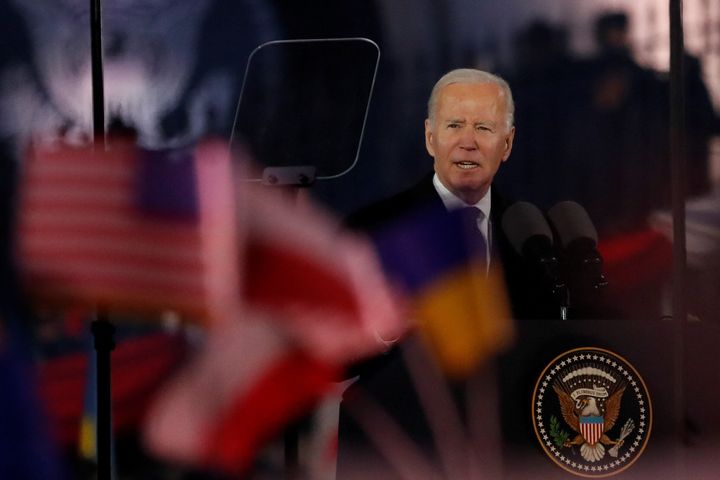 U.S. President Joe Biden pauses as he delivers remarks ahead of the one year anniversary of Russia’s invasion of Ukraine during an event outside the Royal Castle, in Warsaw, Poland, February 21, 2023. REUTERS/David W Cerny
