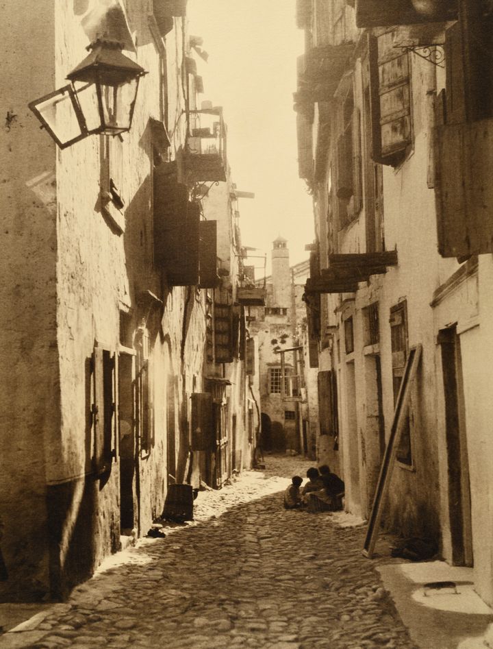 Η παλιά πόλη των Χανίων, 1928. Έλλη Σουγιουλτζόγλου-Σεραΐδάρη (Nelly’s)
