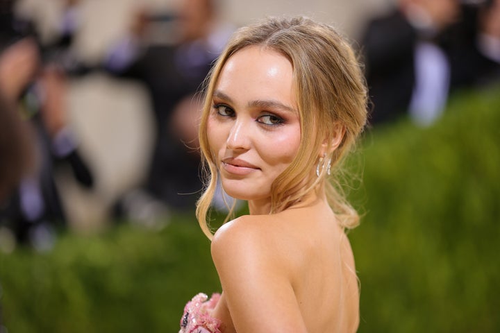 Lily-Rose Depp comparece ao Met Gala 2021 em 13 de setembro de 2021, na cidade de Nova York.