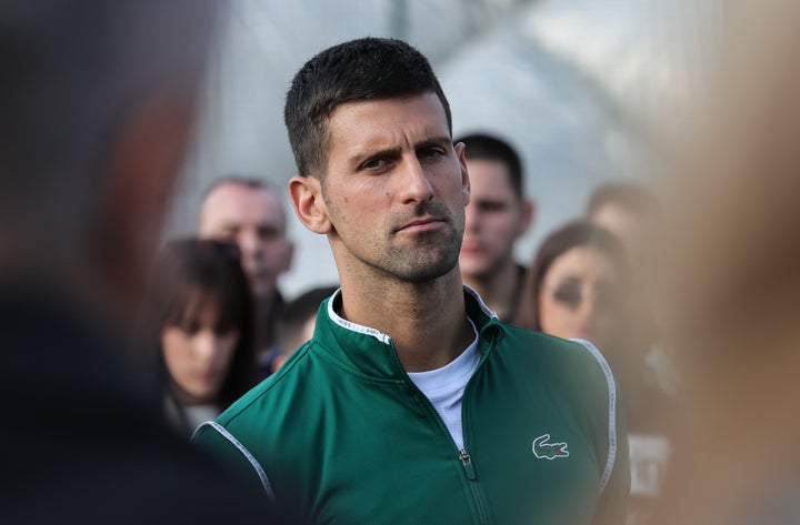 Djokovic participa de uma coletiva de imprensa no Novak Tennis Center em 22 de fevereiro em Belgrado, Sérvia.