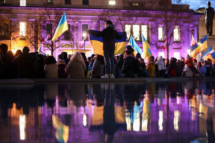 Εκδήλωση αλληλεγγύης στον ουκρανικό λαό στην πλατεία Τραφάλγκαρ του Λονδίνου