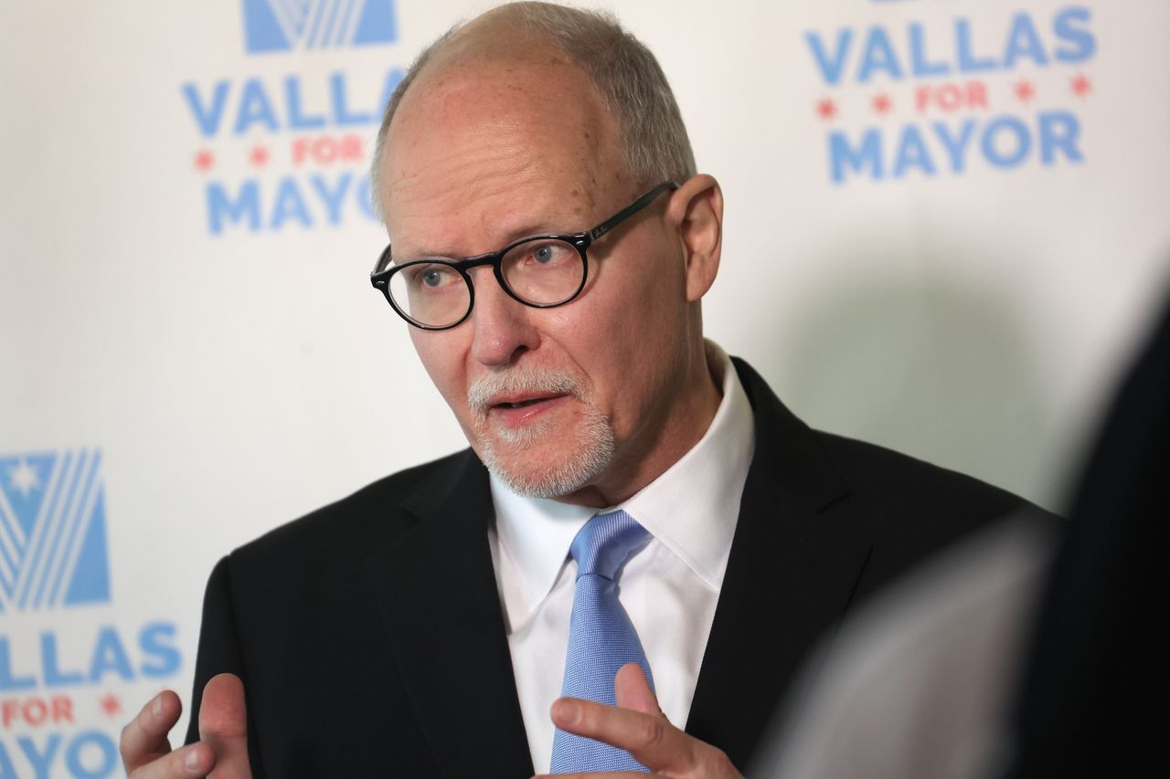 Chicago mayoral candidate Paul Vallas, a former CEO of Chicago Public Schools, is hoping to harness public frustration with crime without seeming too reactionary for moderate liberals.