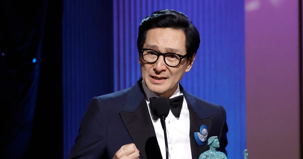 NextImg:An Emotional Ke Huy Quan Moves Audience To Tears In Monumental SAG Awards Win