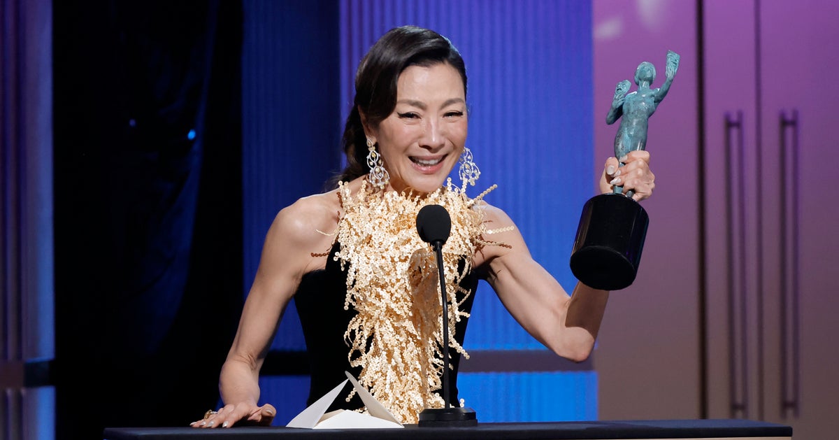 NextImg:Speechless Michelle Yeoh Drops F-Bomb In Emotional Acceptance Speech