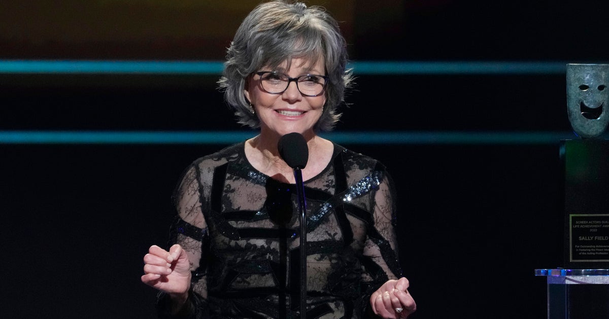 Sally Field Hailed For Self-Aware ‘White Girl’ Speech At SAG Awards Sally Field Hailed For Self-Aware ‘White Girl’ Speech At SAG Awards