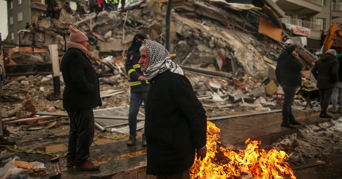 NextImg:New Deadly Quake Hits Turkey, Toppling More Buildings