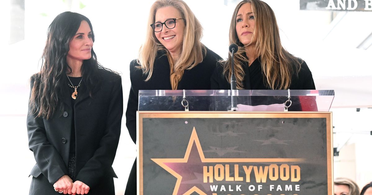 1200px x 629px - Jennifer Aniston And Lisa Kudrow Celebrate Courtney Cox With Speech |  HuffPost UK Entertainment