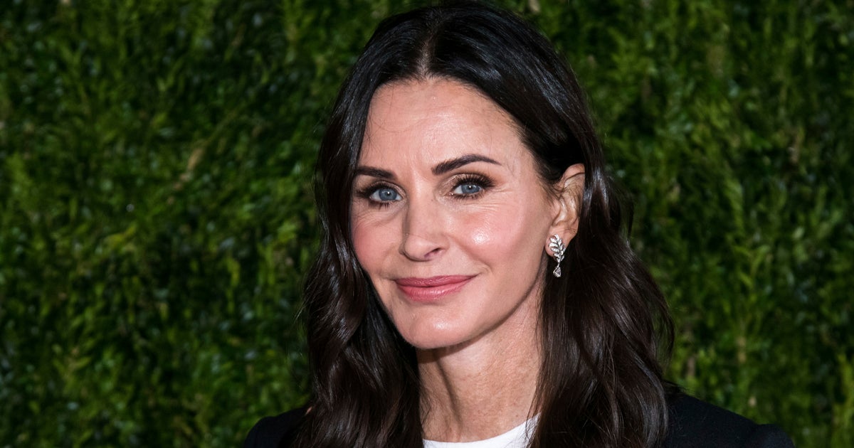 NextImg:Women Of 'Friends' Honor Courteney Cox At Hollywood Walk Of Fame Event