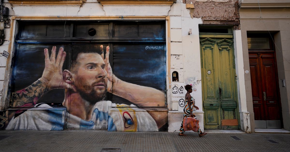Bewaffnete bedrohen Messi und schießen auf Supermarkt in Familienbesitz
