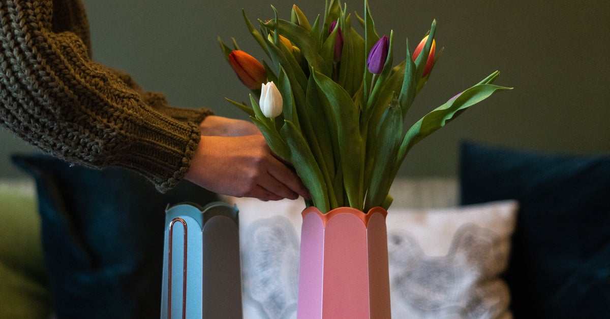 Accidental Flower Killer? This Vase Actually Helps Keep Them Alive