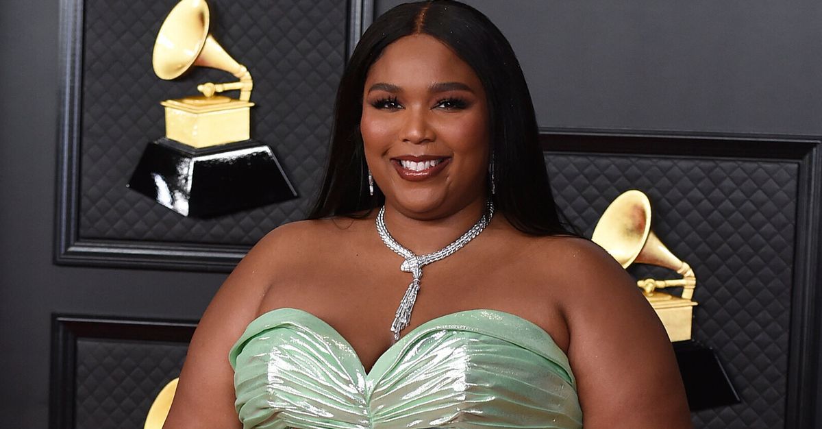 Lizzo Gives A Crying Fan A Sweet Hug During Her Show