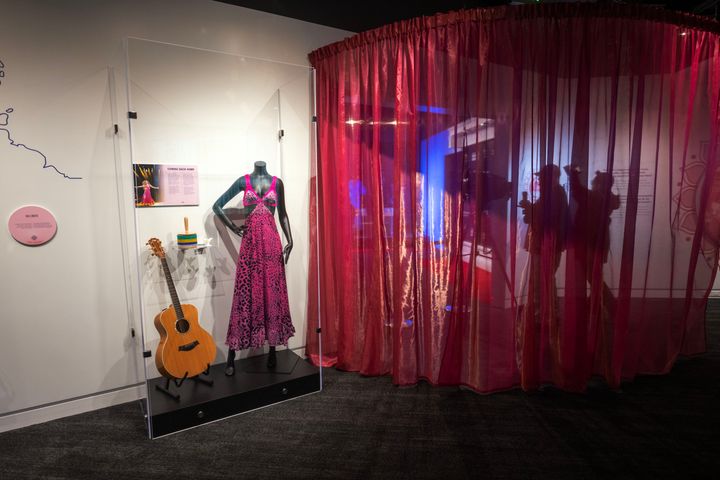 Μουσείο Grammy, στο Λος Άντζελες. Η έκθεση για τη Σακίρα. (Photo by Hans Gutknecht/MediaNews Group/Los Angeles Daily News via Getty Images)