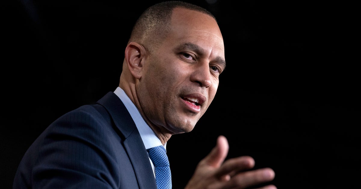 NextImg:Hakeem Jeffries Sees No Sign Police Vetted Jan. 6 Footage McCarthy Gave Tucker Carlson