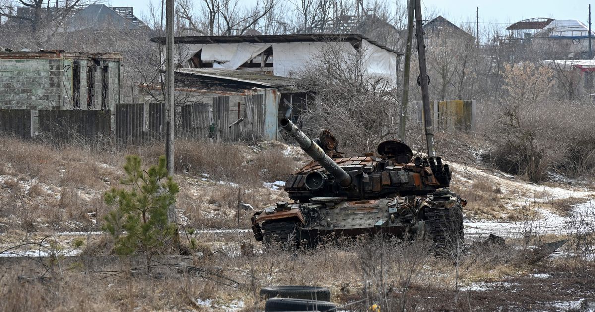 La Russie forcée d’utiliser des chars vieux de 60 ans en Ukraine en raison de lourdes pertes, selon le Royaume-Uni