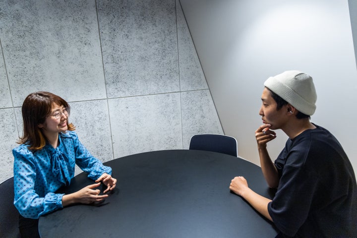 下山田志帆さん（右）と能條桃子さん（左）