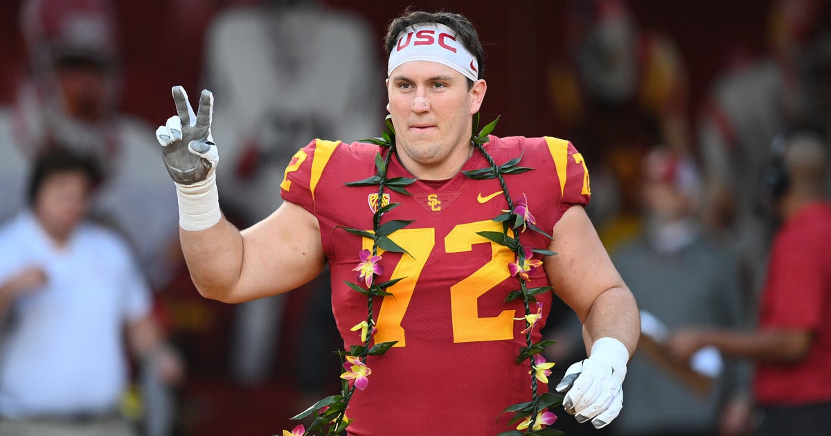 NextImg:USC's Andrew Vorhees Tears ACL At NFL Combine — But Then Pulls Off Awesome Feat