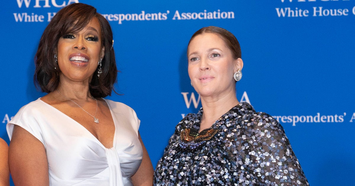 NextImg:Gayle King Compared Drew Barrymore To Ukraine And People Have Thoughts