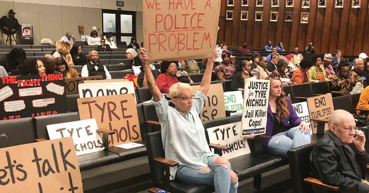 NextImg:Memphis City Council passes new police reform laws following death of Tyre Nichols