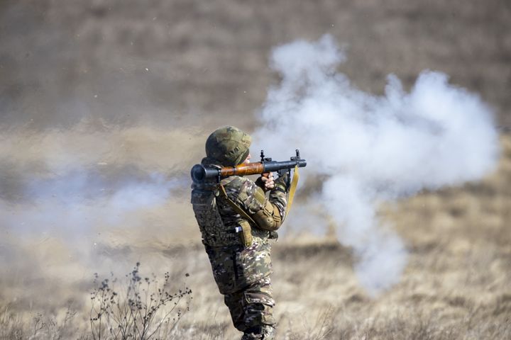 Ukrainian soldiers are seen during their shooting training at the front with US-made weapons in Zaporizhzhia on March 04, 2023. 