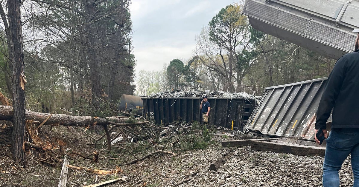 NextImg:Norfolk Southern Train Derails In Alabama On Same Day As Company CEO's Testimony
