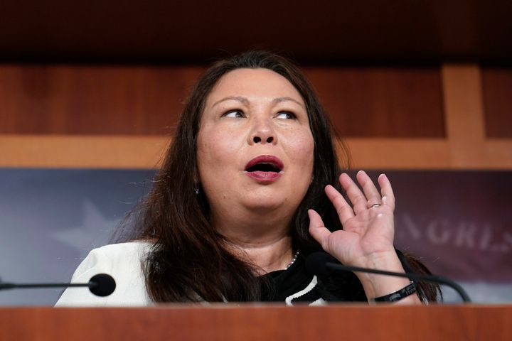 Duckworth é um enorme "Guerra das Estrelas" fã e amores "O Grande Bake Off Britânico."