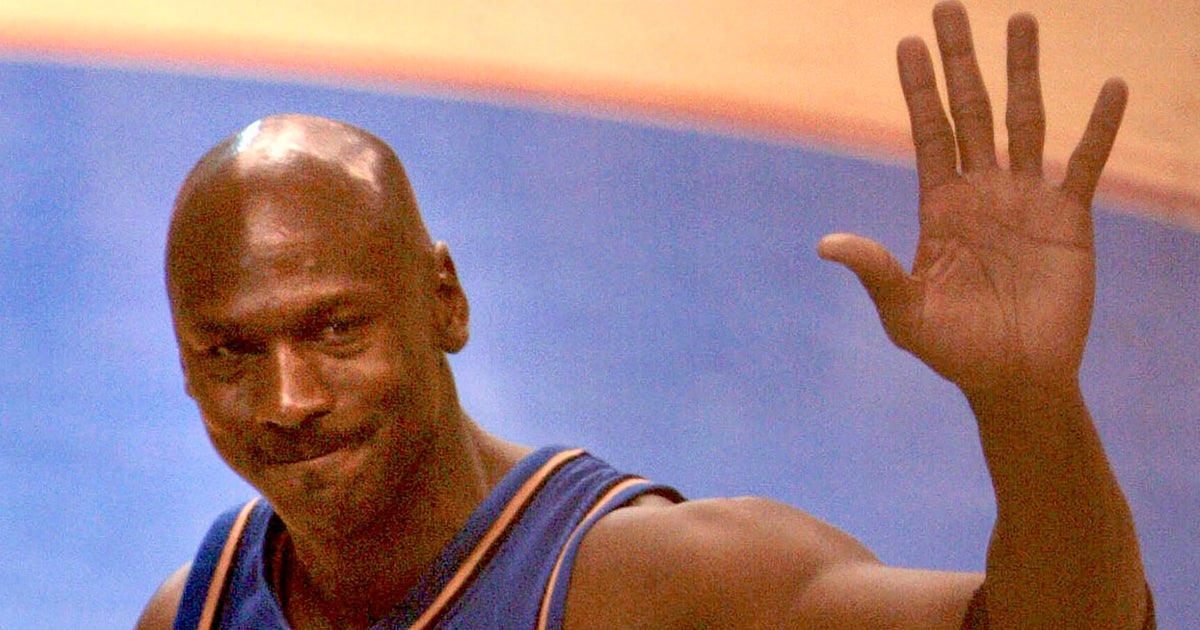 NextImg:82-Year-Old Accused Of Selling Fake Michael Jordan Cards