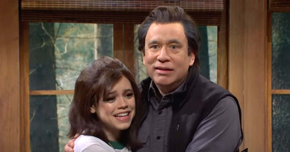 NextImg:'SNL' Host Jenna Ortega, Fred Armisen Tackle Chaotic Remake Of 'The Parent Trap'