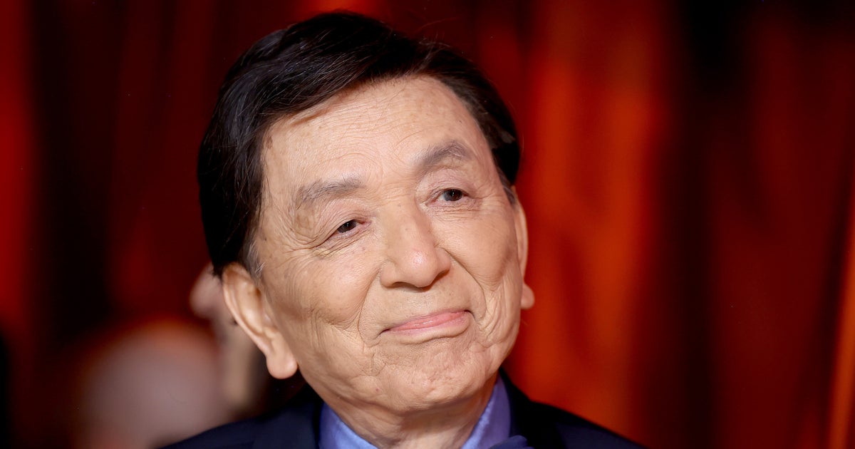 NextImg:James Hong Of 'Everything Everywhere' Wore An Eye-Catching Bow Tie To Oscars