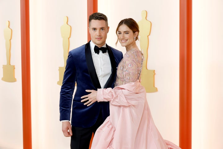 Alexander Dreymon and Williams before the 2023 Oscars.