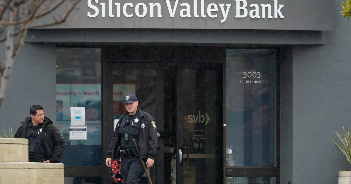 Government Races To Reassure U.S. That Banking System Is Safe thumbnail