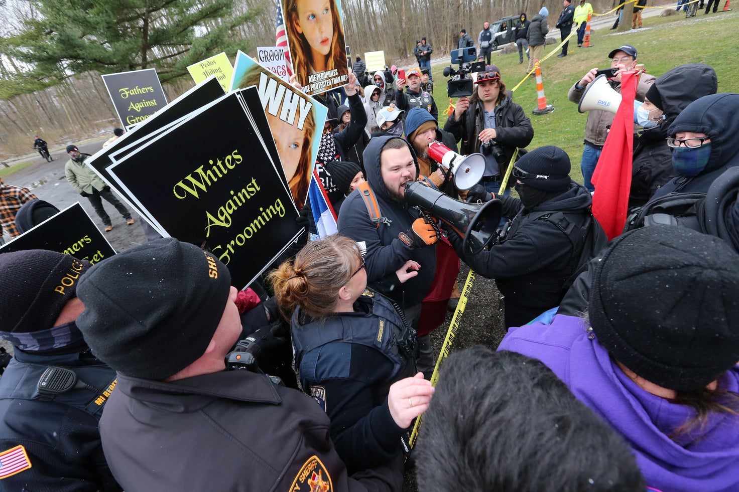 The Alt-Right Is Making Anti-Drag Movements More Violent | HuffPost Voices