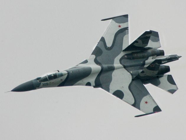衝突したとされる戦闘機と同型の機体。ロシア空軍のSu-27戦闘機（2005年撮影）