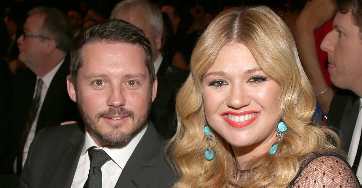 NextImg:Kelly Clarkson Tells Her Kids This When They’re ‘Really Sad’ About Their Parent’s Divorce