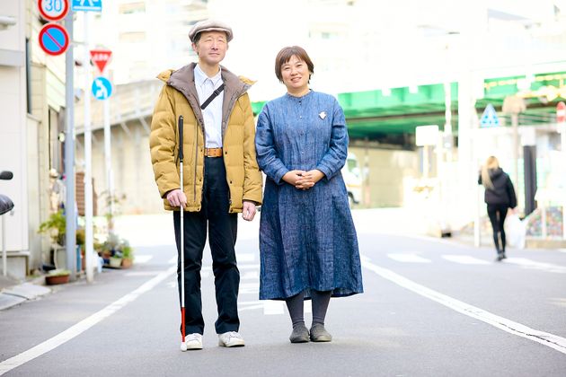 全盲の美術鑑賞者・白鳥建二さんと作家の川内有緒さん