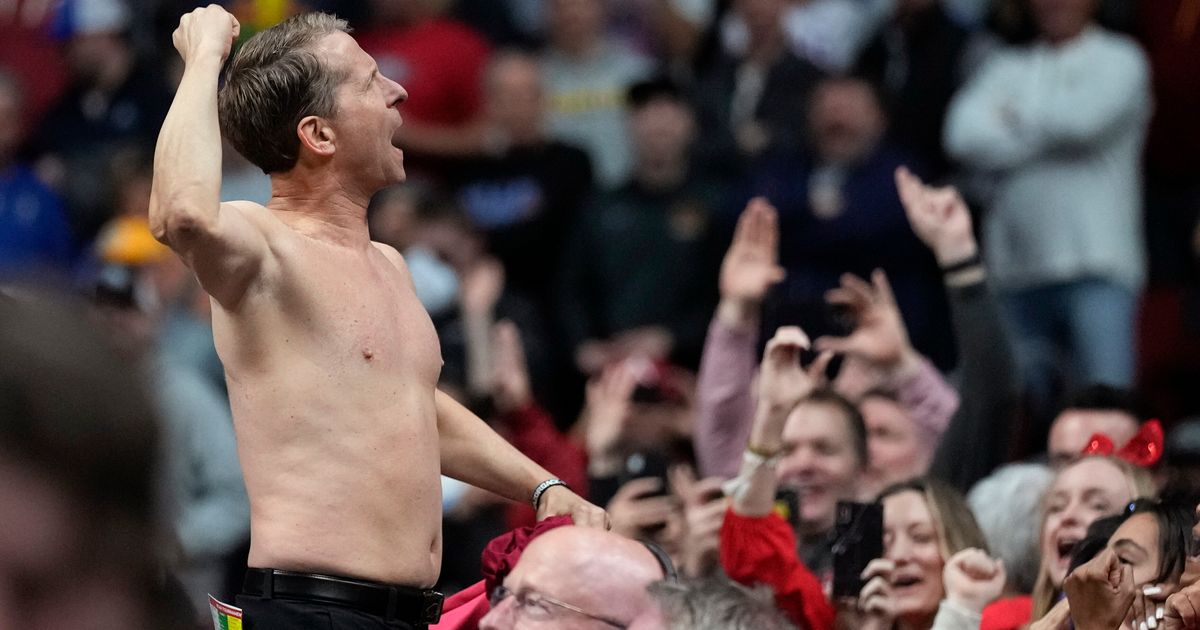 Arkansas Coach Rips Off Shirt To Celebrate Victory Over Defending Champ Kansas