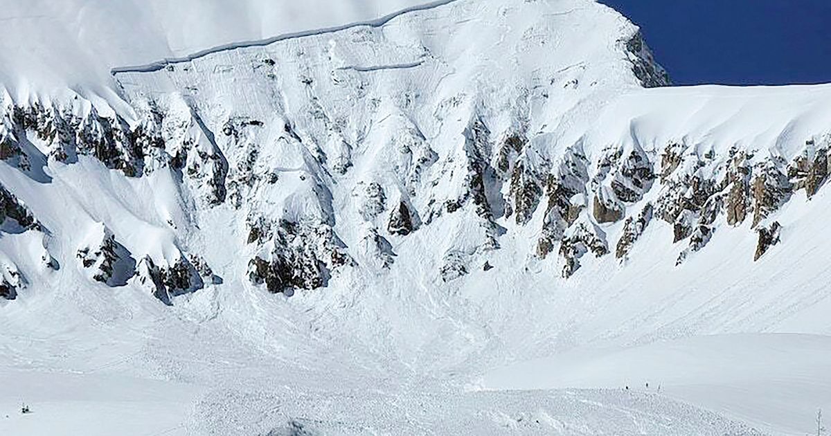 2 Skiers Killed In Large Late-Winter Avalanches In Colorado