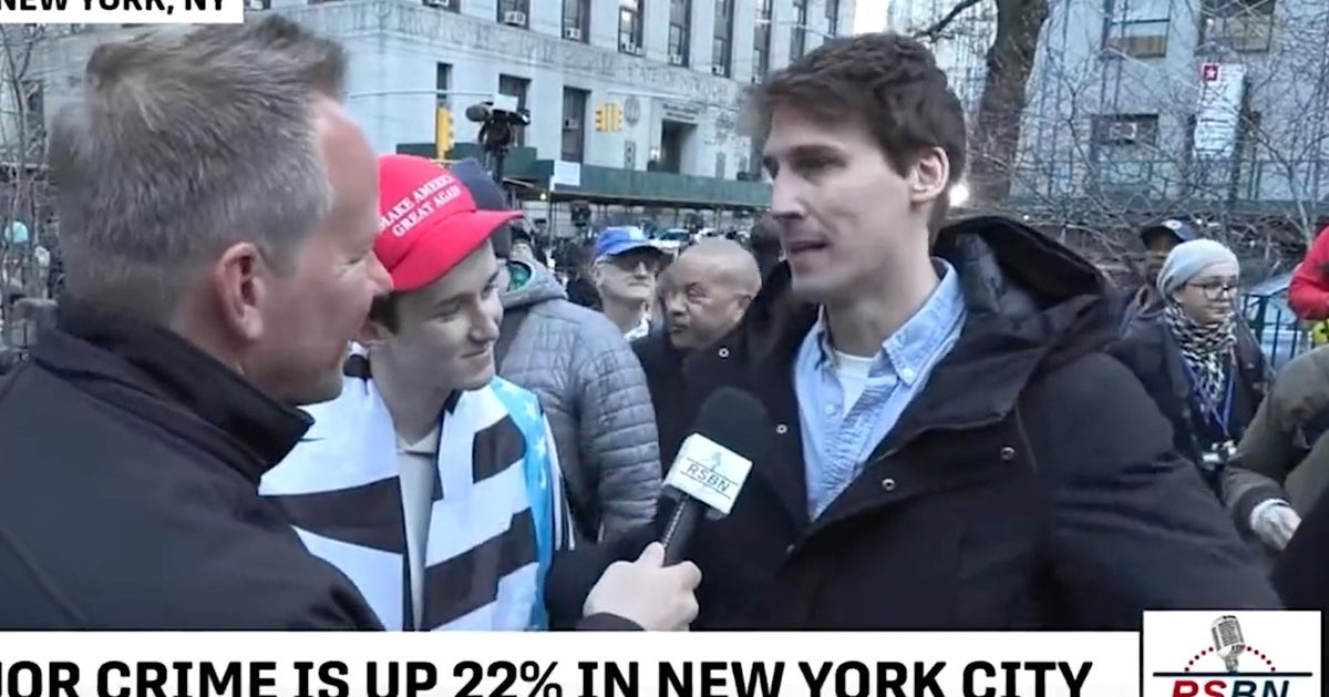 NextImg:Crafty Prankster Sneaks Unfiltered Truth About Trump Onto Right-Wing Newscast