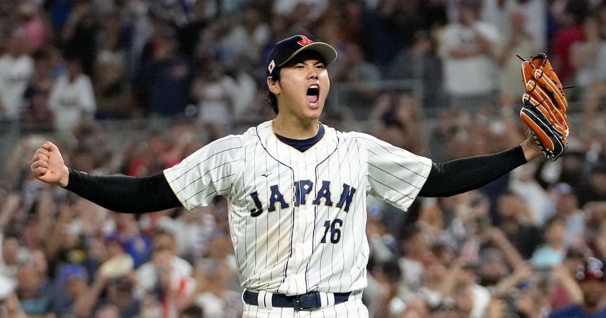 WBC優勝の瞬間、大谷はグローブとキャップを投げ捨てた。そして WBC優勝の瞬間、大谷はグローブとキャップを投げ捨てた。そして