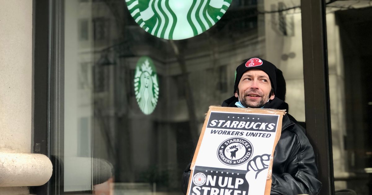 Grève des travailleurs de Starbucks avant l’assemblée des actionnaires