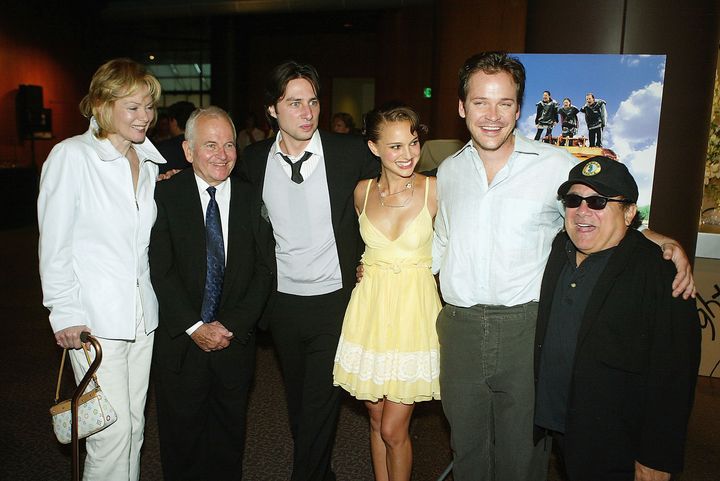 From Left: “Garden State” actors Jean Smart, Ian Holm, Braff, Portman and Peter Sarsgaard pose at the 2004 premiere of the film alongside executive producer Danny DeVito.