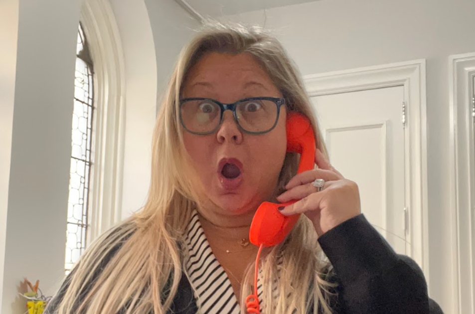 I'm A Married, Middle-Age Mom And I Secretly Became A Phone Sex Operator. Whoo Boy Did I Learn A Ton.